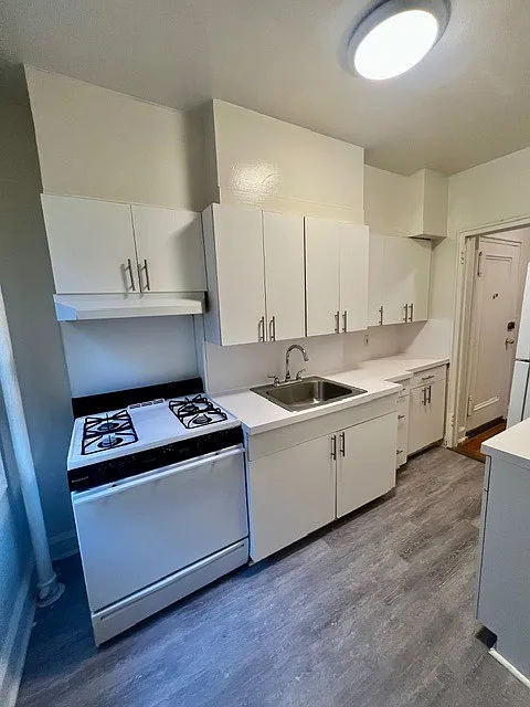 1 bed, 1.0 bath, 850 sqft, $1,995 — Photo 3