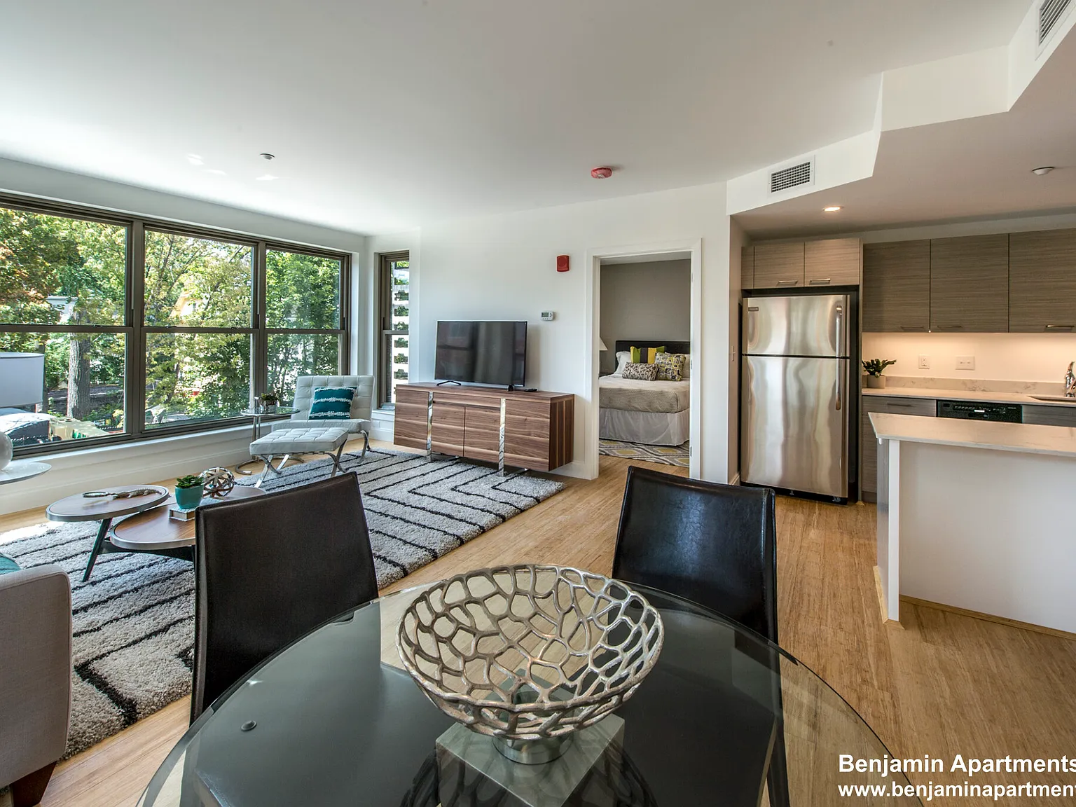 2 bed, $4,200 — Photo 4