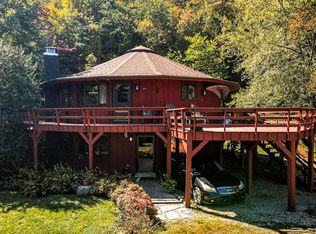 29 Cloud Nine Rd, Leicester, NC 28748