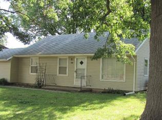 215 Grandview Ave, Newton, KS 67114