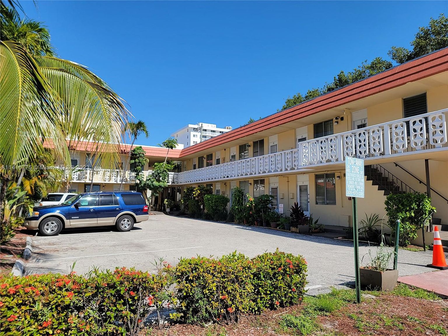 441 Collins Ave APT 10, Miami Beach, FL 33139 | Zillow