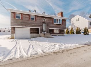 121 Kenyon Rd, Tiverton, RI 02878