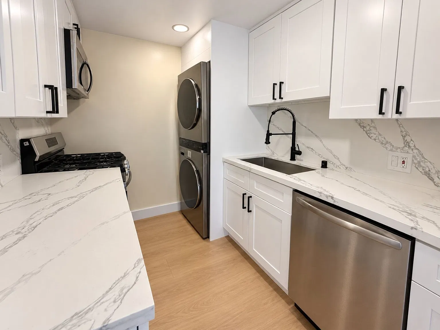 The Robertson Residences — Photo 1