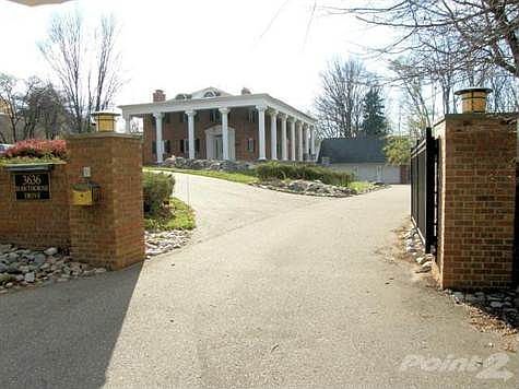 3rd image of 3636 Hawthorne Dr