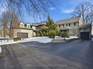 104 Cumberland Dr, Mississauga, ON L5G 3M8