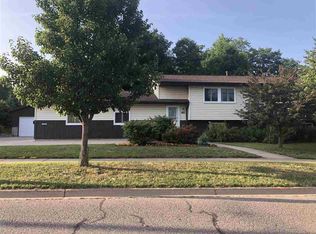 862 W Bluff St, Marquette, MI 49855