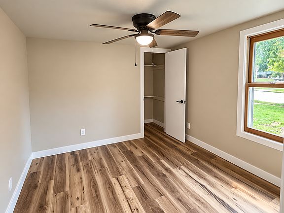 3rd image of 1702 E Randall Ave