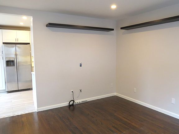 4th image of 68 Pemberwick Rd #1