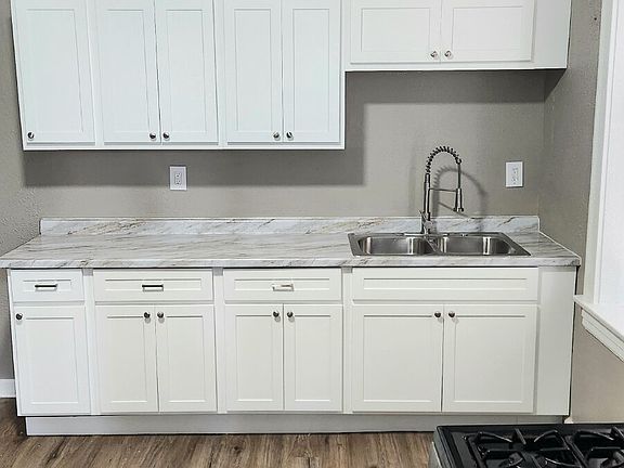 4th image of 3443 Iowa Ave