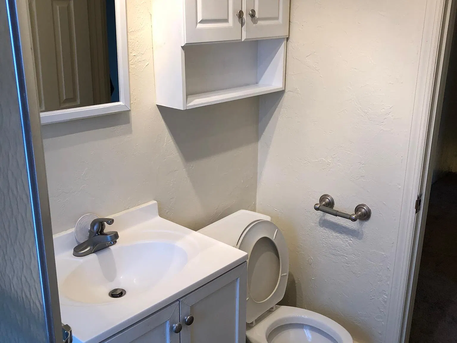 1400 Peterson Dr — Photo 2