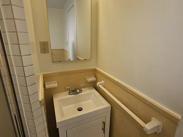 1935 Clay St #302 — Photo 11