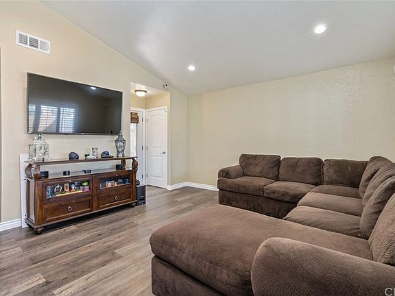 5th image of 24362 Nicole Ct