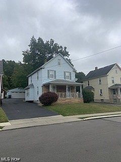 1st image of 660 W Wood St
