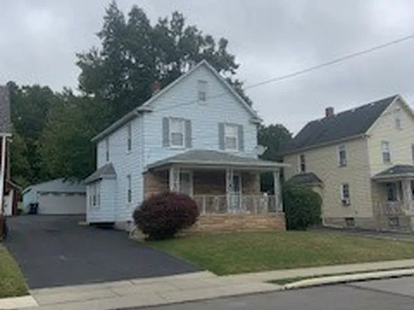 660 W Wood St, Lowellville, OH 44436