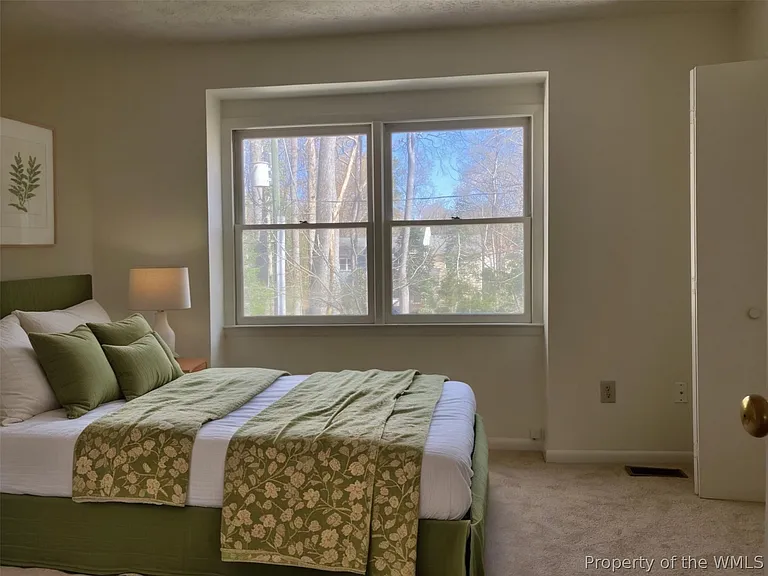 158 Albemarle Dr — Photo 5