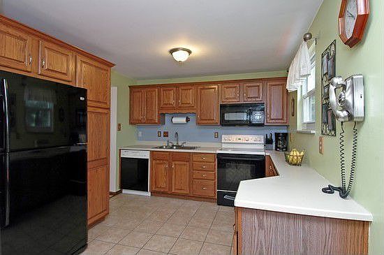 3rd image of 206 Bellford Dr
