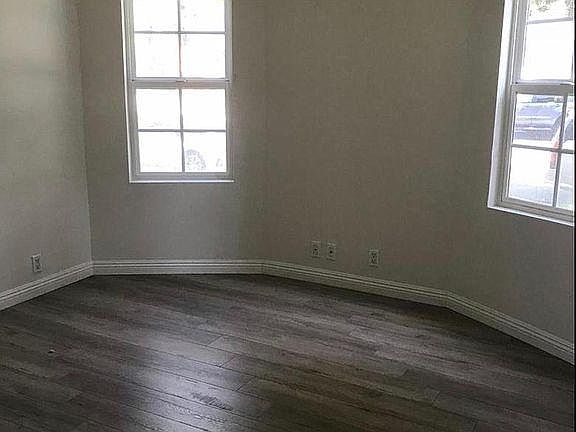 4th image of 402 S Canyon Blvd #D
