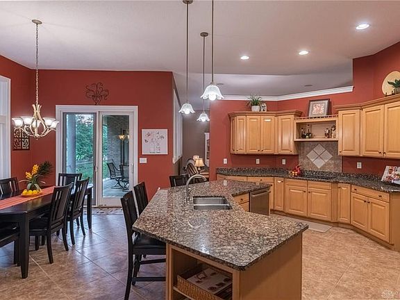 5th image of 3915 N Field Dr