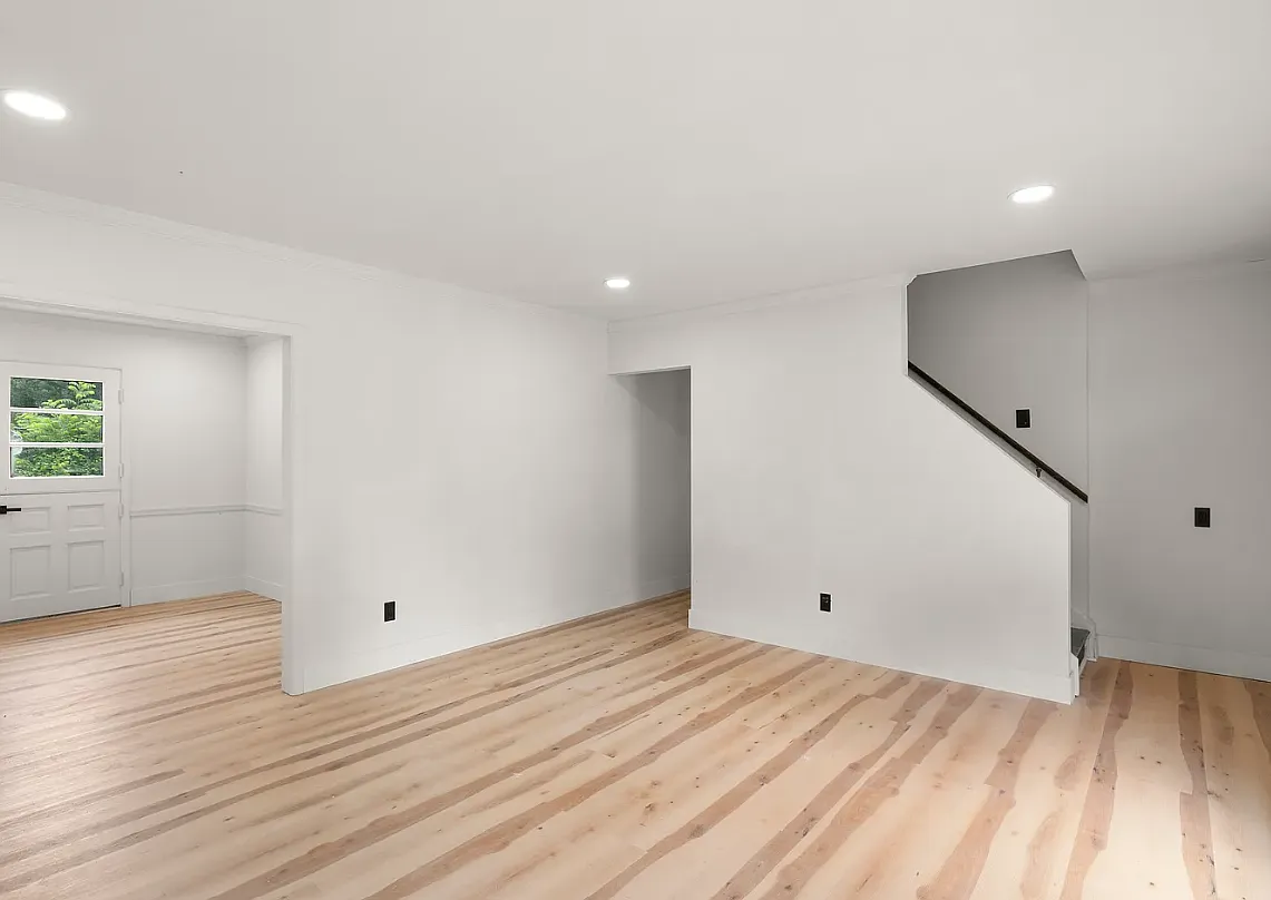 4 bed, 2.5 bath, 2085 sqft, $3,500 — Photo 3
