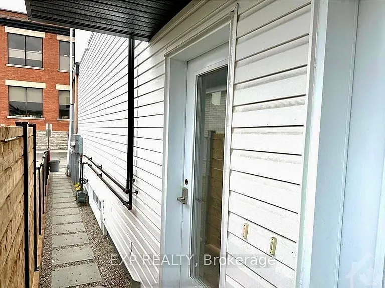 25 Omeara St #B — Photo 2