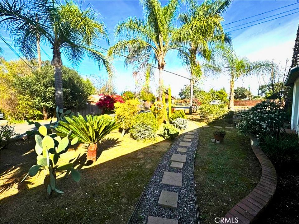 Beautiful front yard