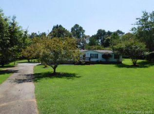 2306 Sweet Pea Ln, Lincolnton, NC 28092