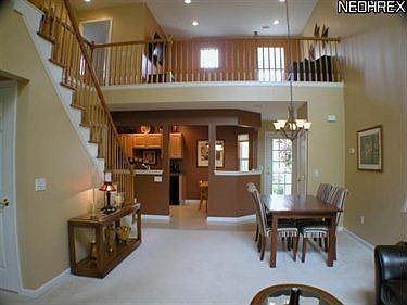4th image of 689 Ashberry Ct