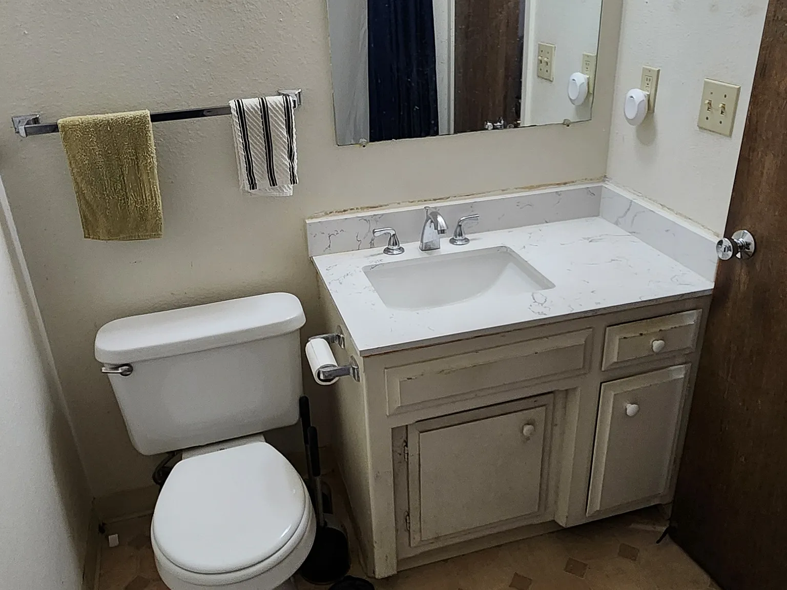 2 bed, 1.5 bath, 950 sqft, $925 — Photo 2