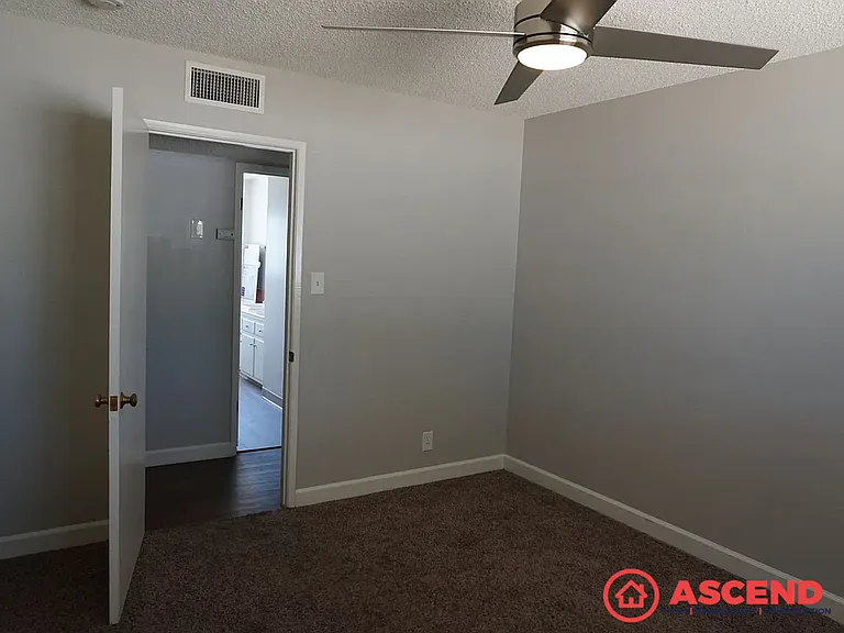 722 Salem St — Photo 11