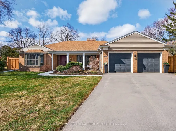 1582 Frontenac Pl, Burlington, ON L7P 1M6