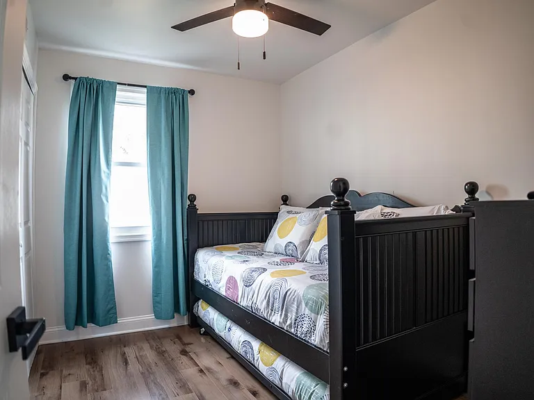 3720 Taft Ave — Photo 35