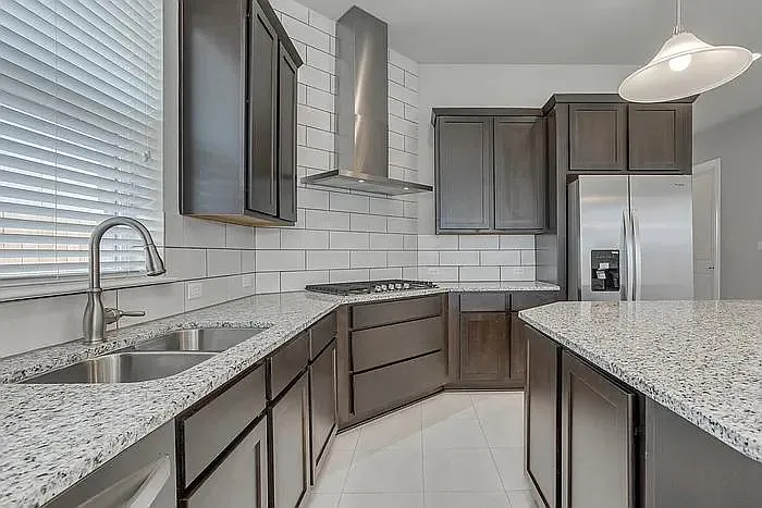 4655 Katherine Dr — Photo 4