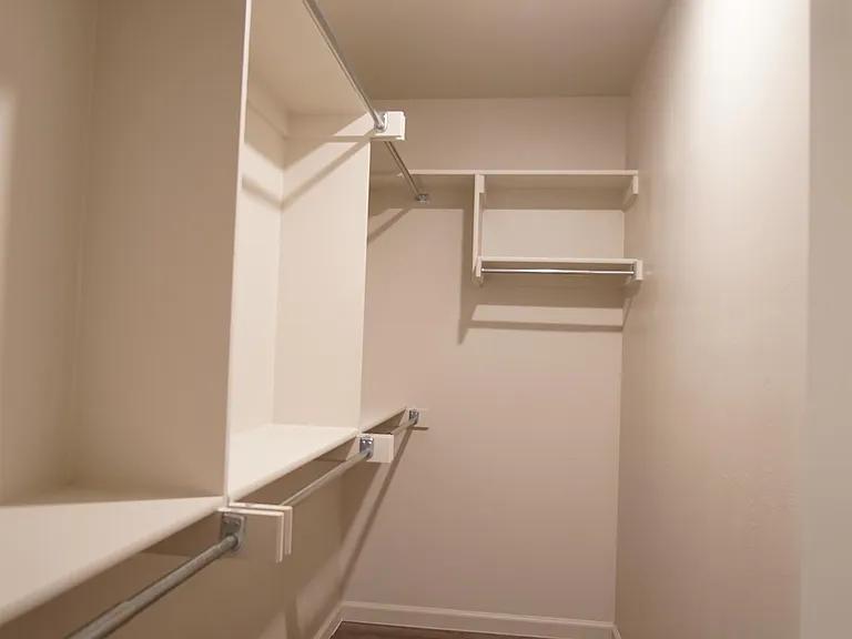 12011 Rhya Ln — Photo 8