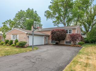 607 E Charles St, Arlington Heights, IL 60004