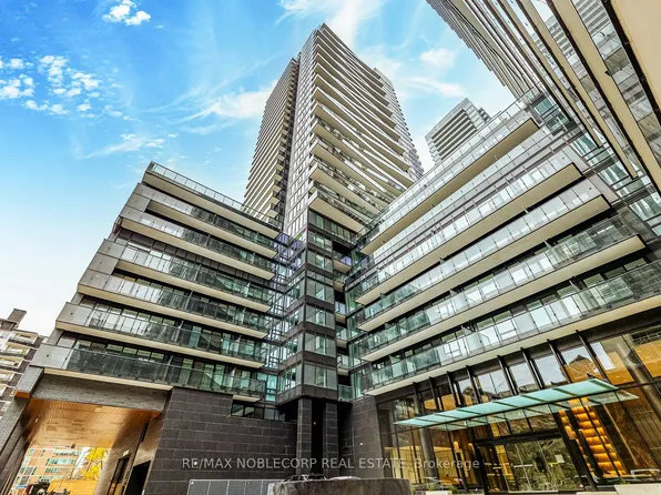 117 Broadway Ave #817, Toronto, ON M4P 1V2