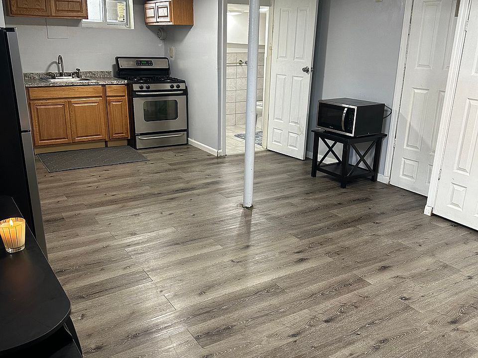 1st image of 56 Birchwood Dr W