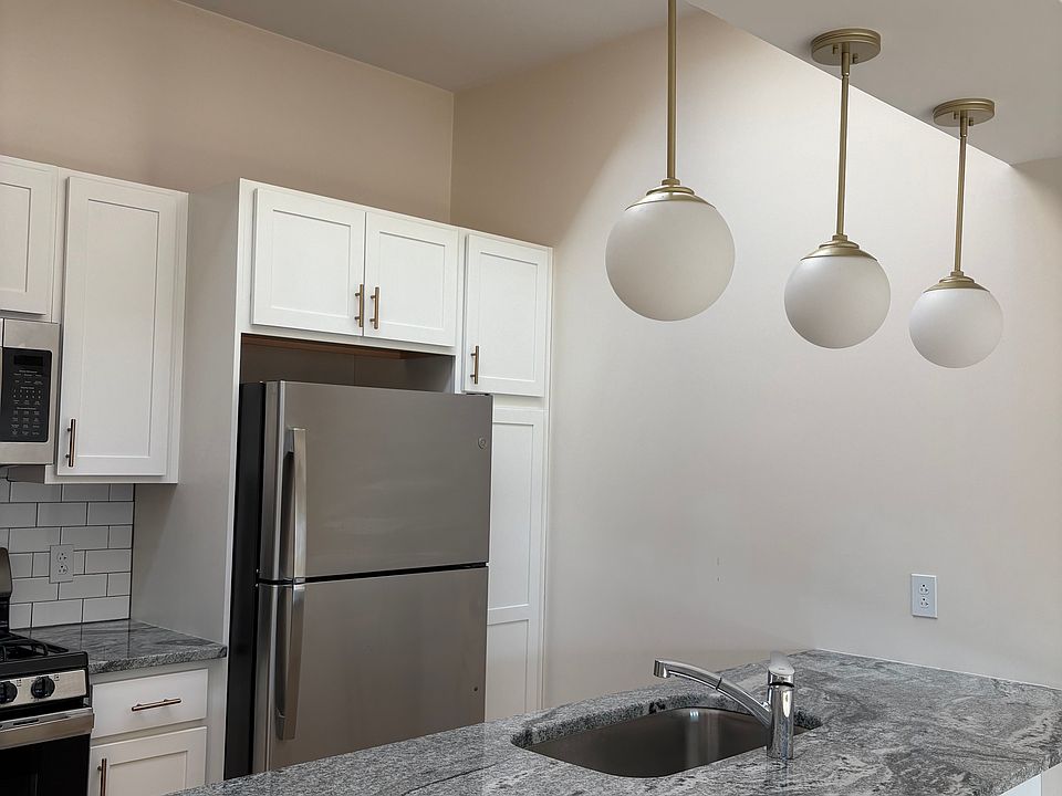 1st image of 471 Elmwood Ave #204