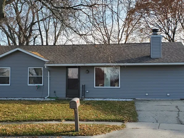 1504 E 24th Pl, Sterling, IL 61081