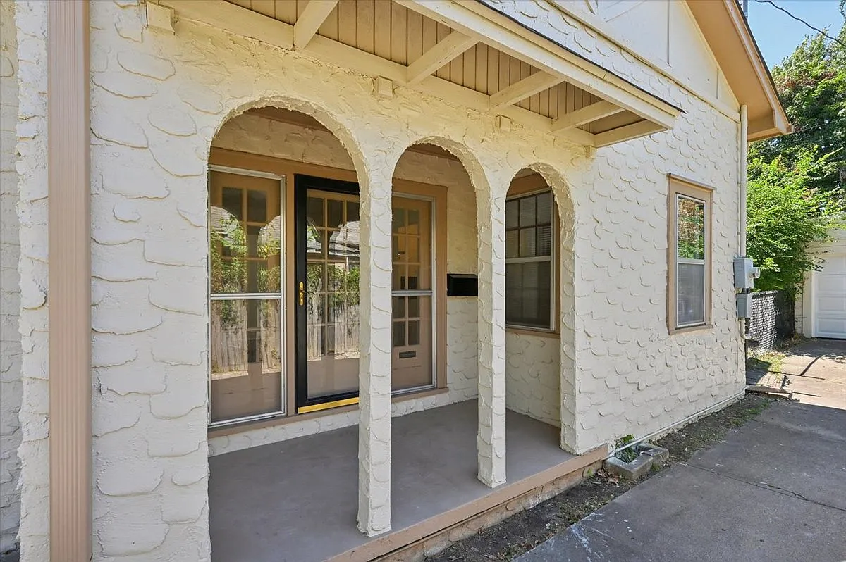 2 bed, 1303 sqft, $1,400 — Photo 4