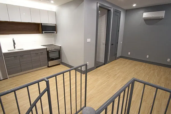 Rented by Premier Metro Realty Corp | media 20