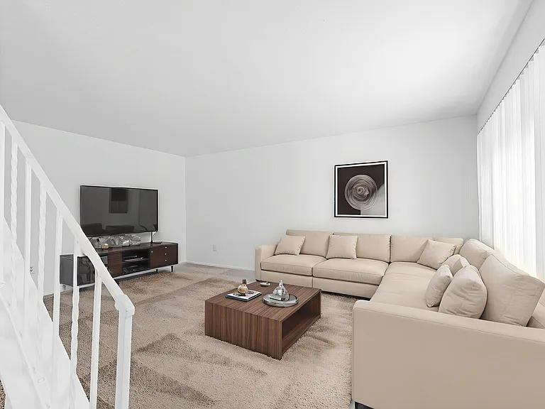 Dearborn Club Apartments — Photo 34