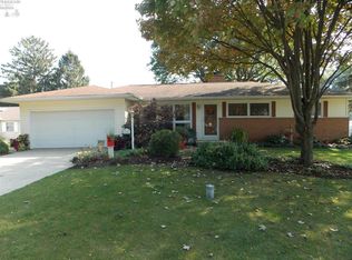 1961 Melody Dr, Fremont, OH 43420