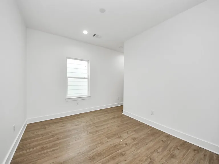 5029 Broom St #B — Photo 16