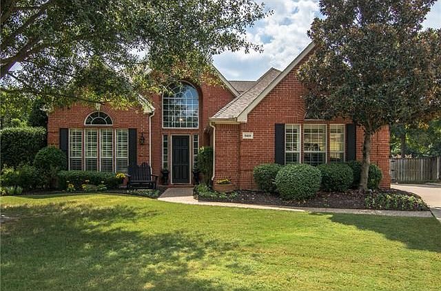 1st image of 929 Midland Creek Dr