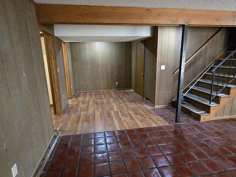 5900 Larson Ave — Photo 17