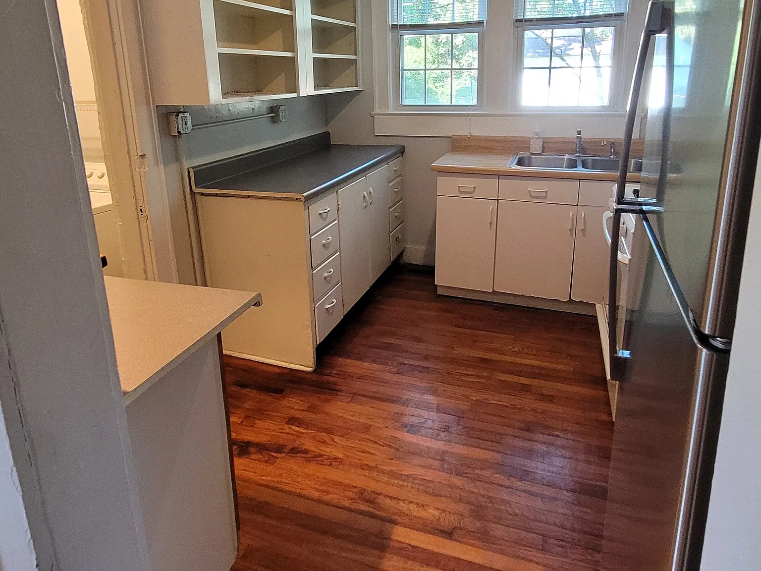 1 bed, 720 sqft, $1,300 — Photo 4