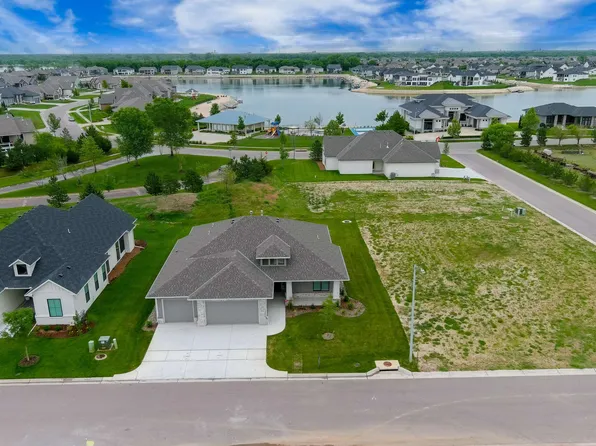 2791 N Curtis Ct, Wichita, KS 67205