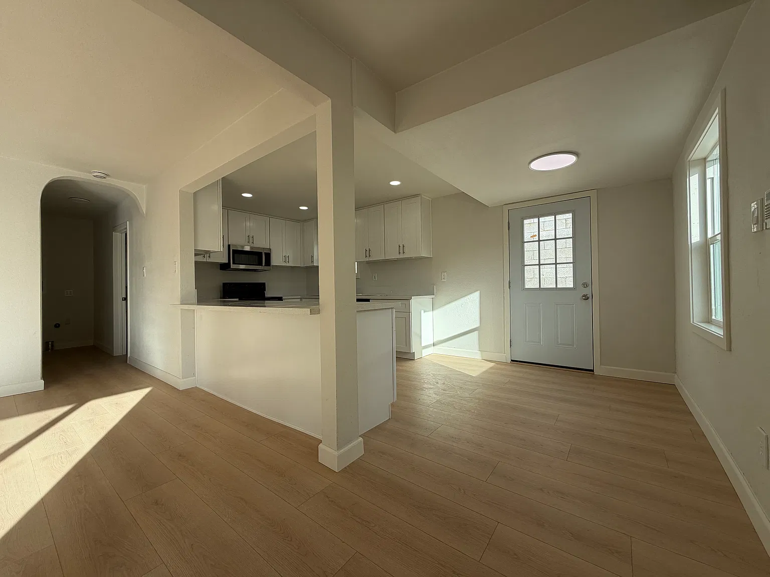 3 bed, 1222 sqft, $2,875 — Photo 2
