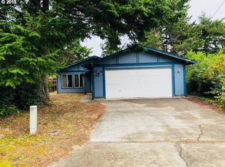 2070 11th St, Florence, OR 97439