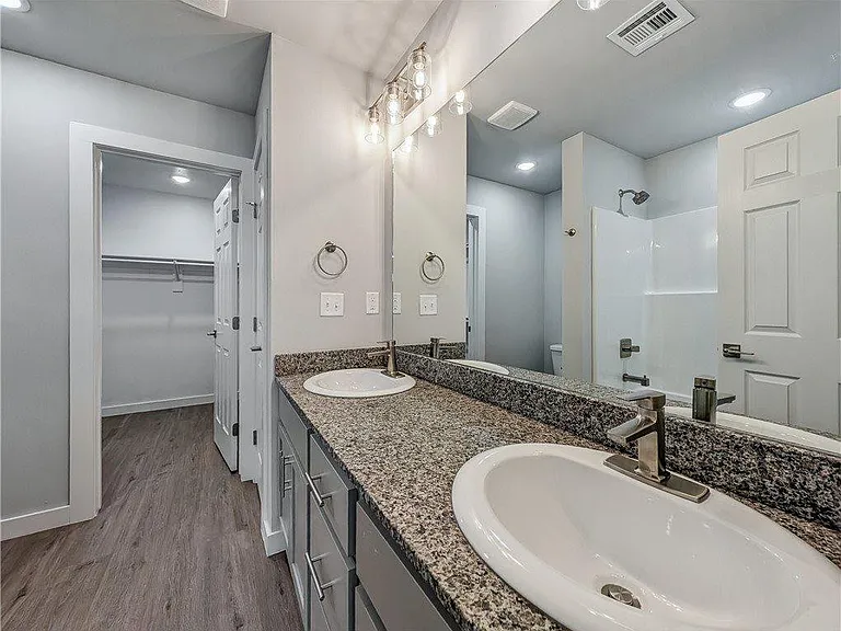 6402 NW Kathleen St — Photo 8